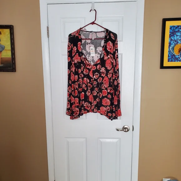 American Rag Floral V-Neck Tie Blouse - Black and Red - Picture 1 of 8